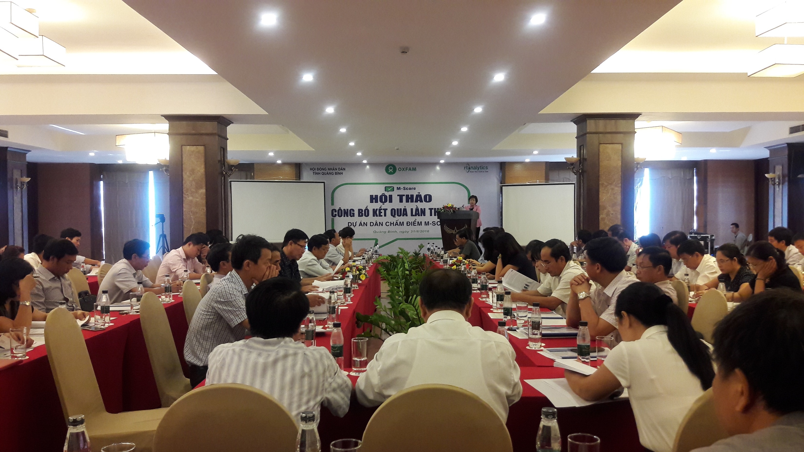 Chi 113 nguoi dan Quang Binh hai long ve can bo hinh anh