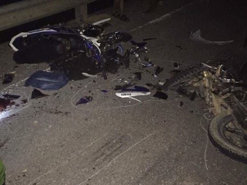 Hai xe may doi dau trong dem, 3 nguoi chet tai cho hinh anh