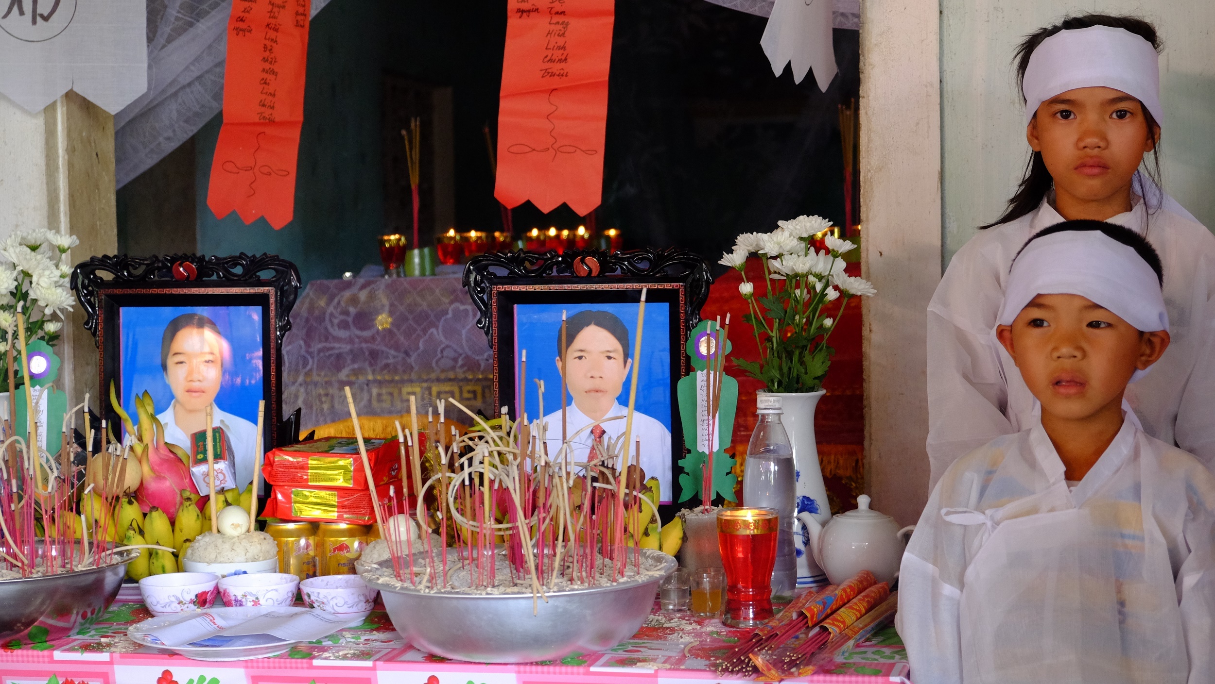 phan nguoi mong manh trong lu du anh 3