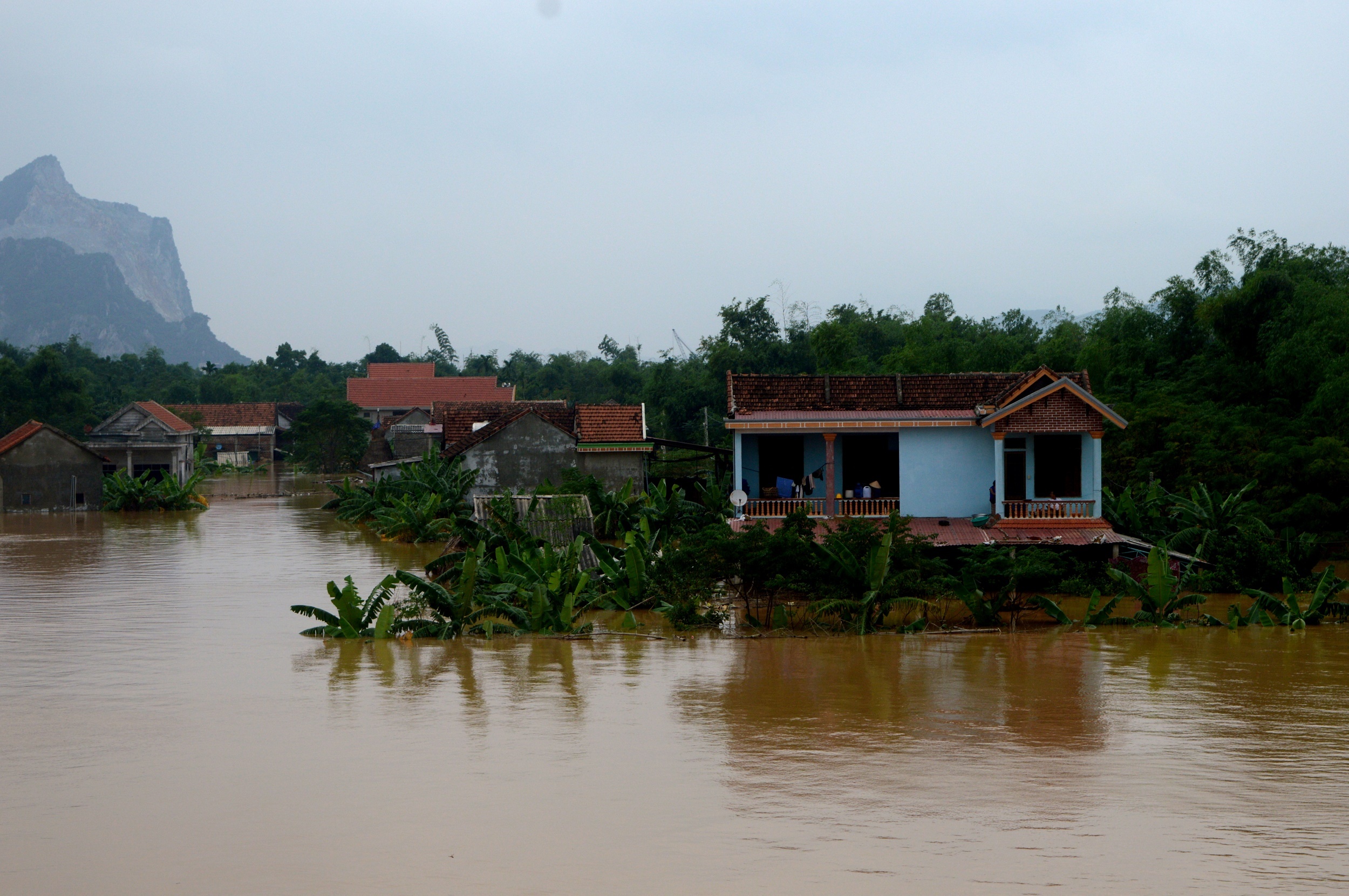 Can canh tam lu Quang Binh anh 1