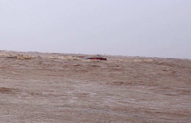 Lu lon khien 2 nguoi chet,  7 huyen thi Quang Binh chim trong bien nuoc anh 2