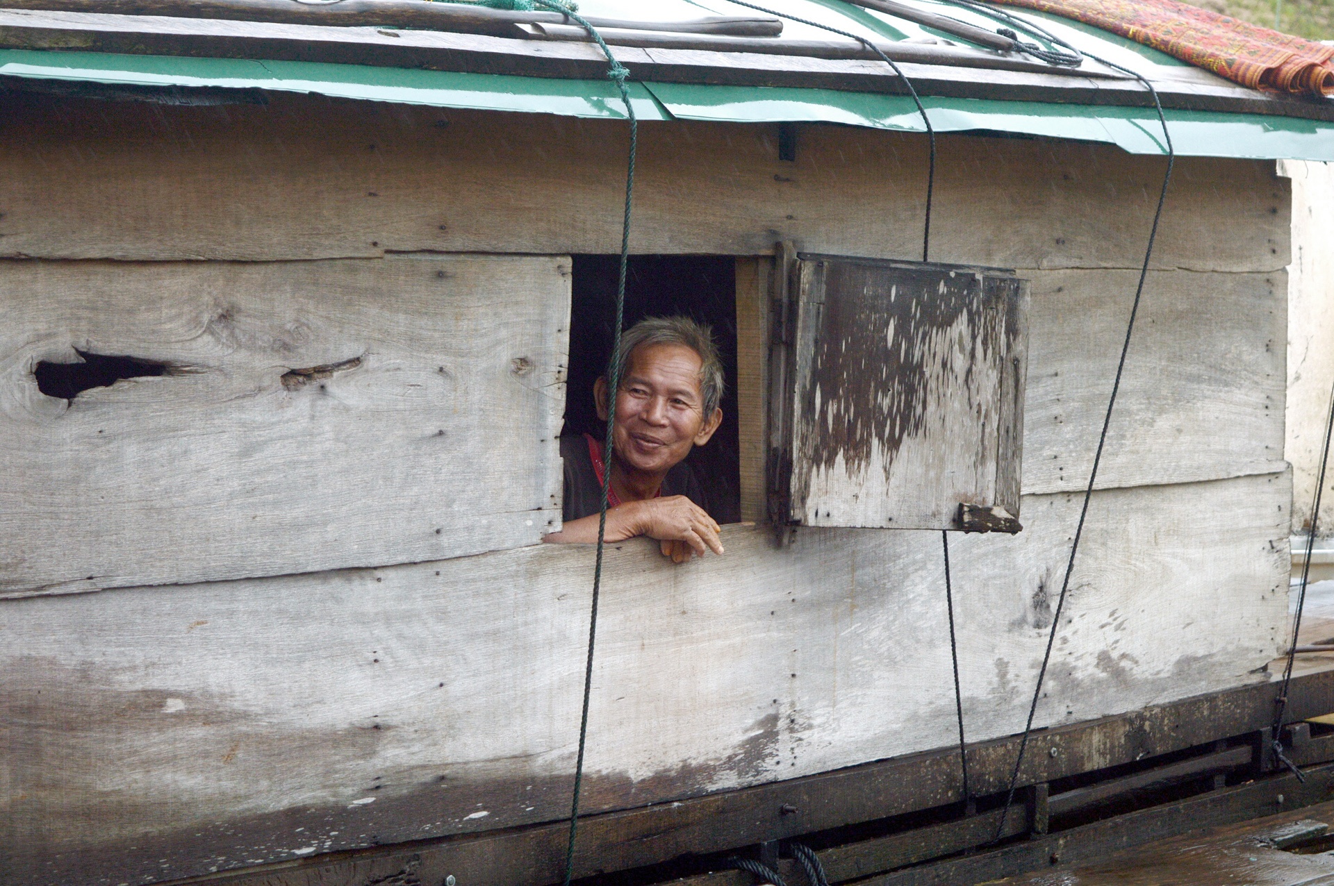 Xom 3 nha giua song Gianh anh 9