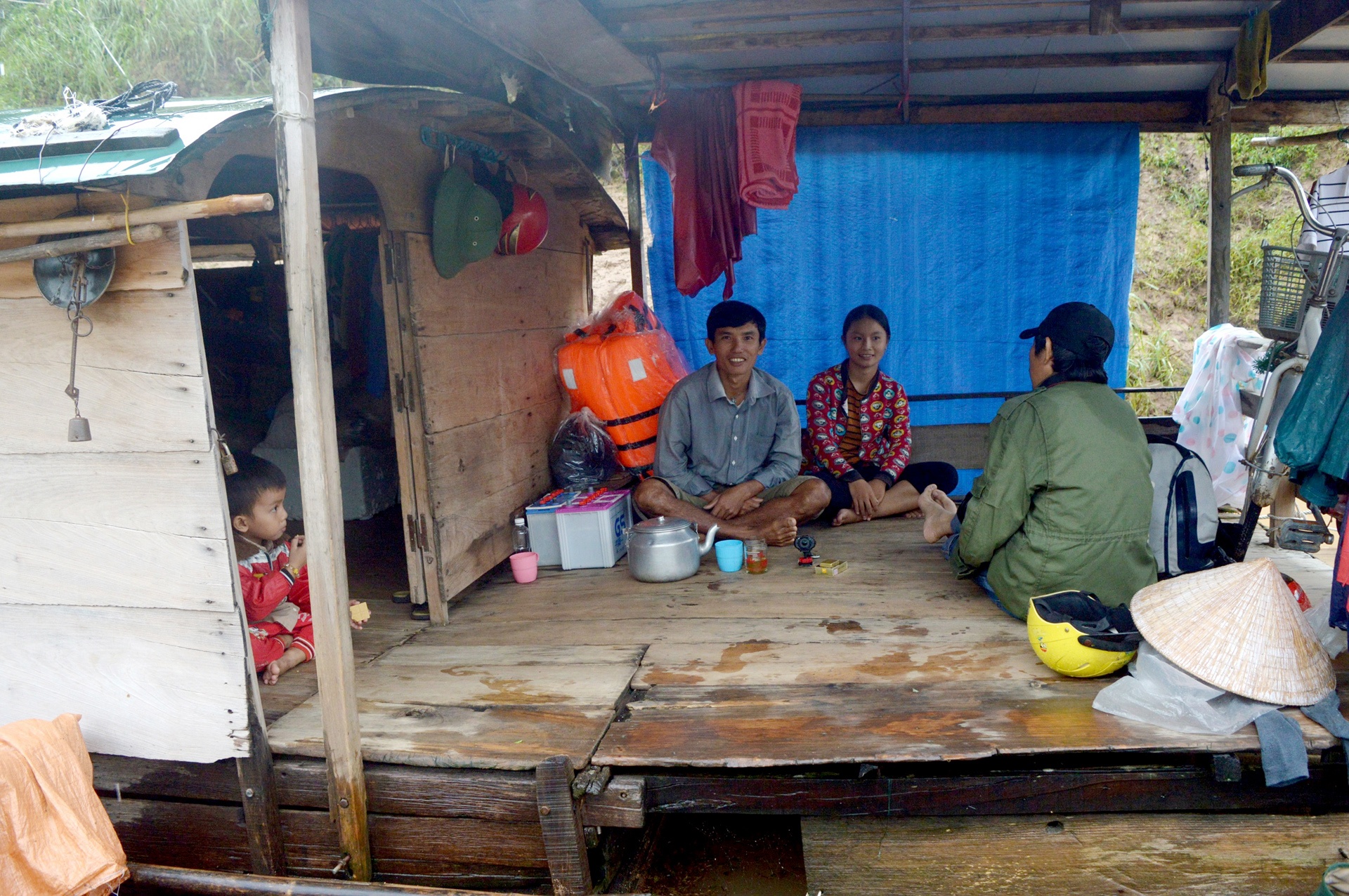 Xom 3 nha giua song Gianh anh 6