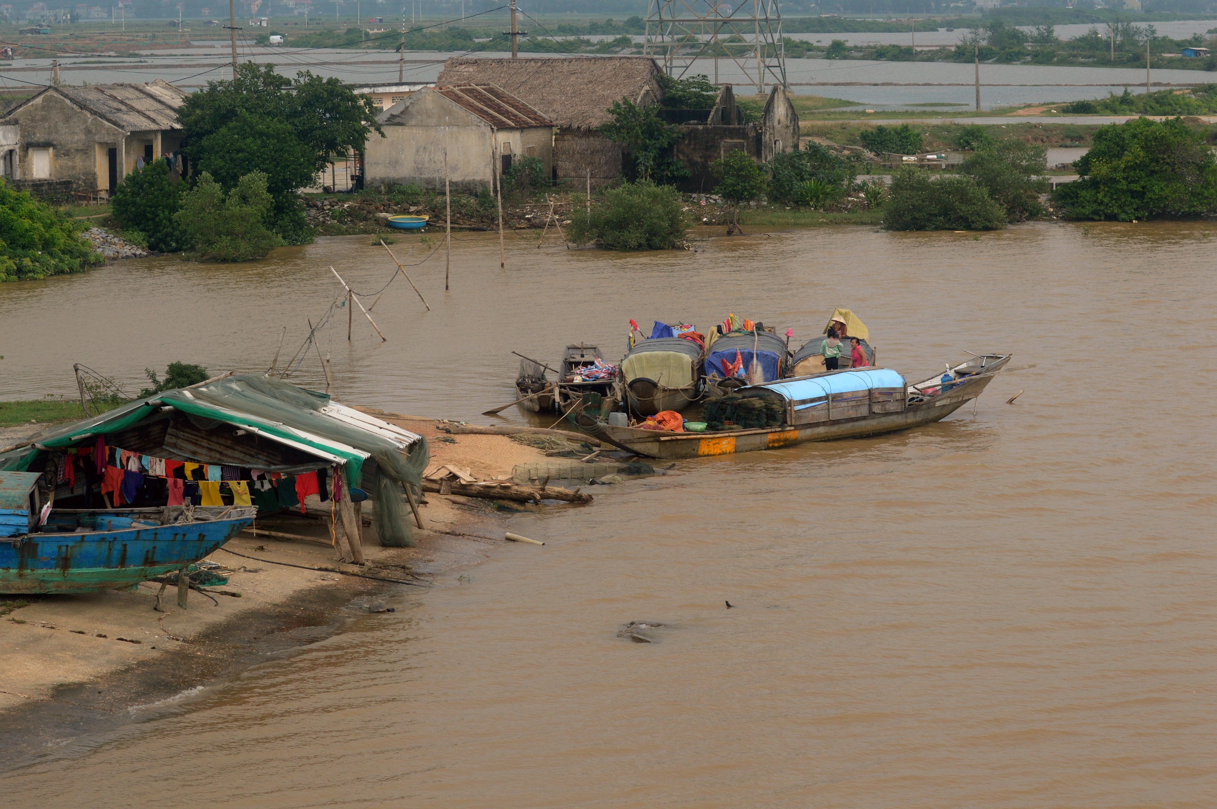 Xom chai khong ho khau anh 1