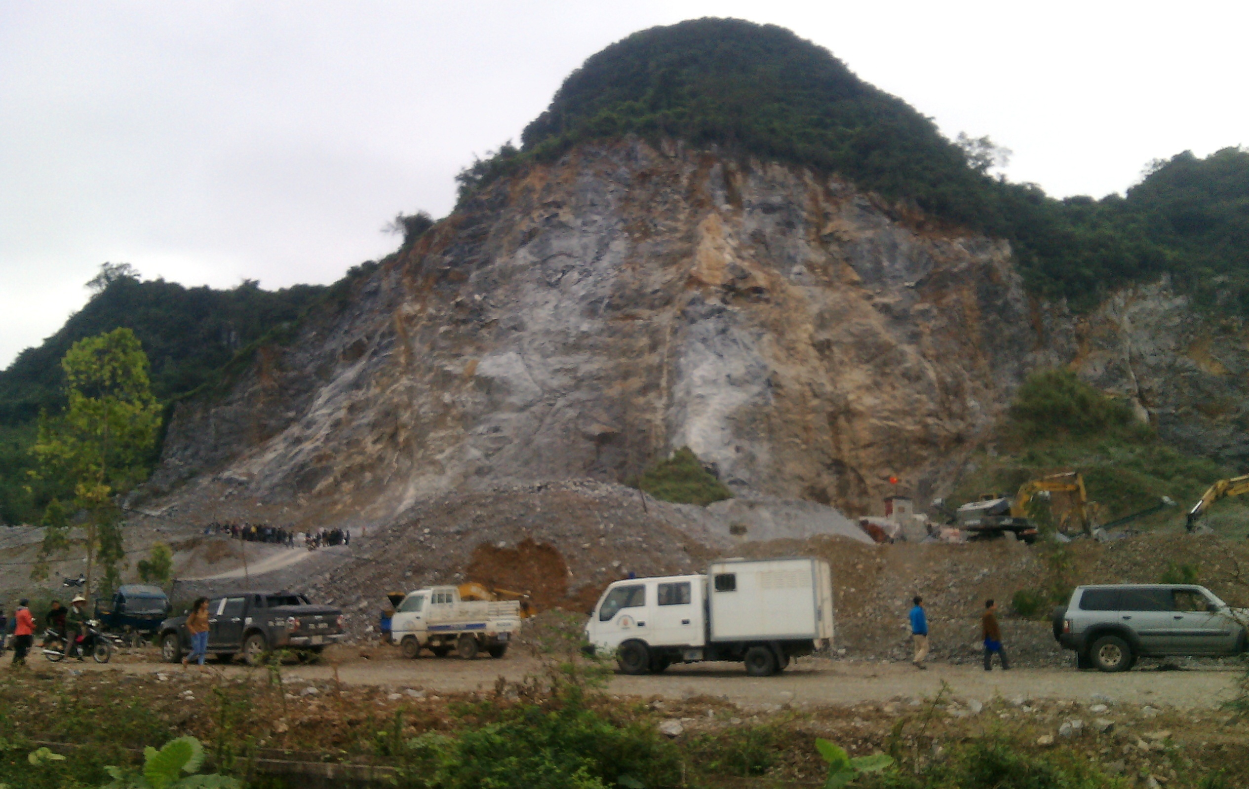 Tai nạn mỏ đá làm một người chết ảnh 1 Tai nan mo da lam mot nguoi chet anh 1