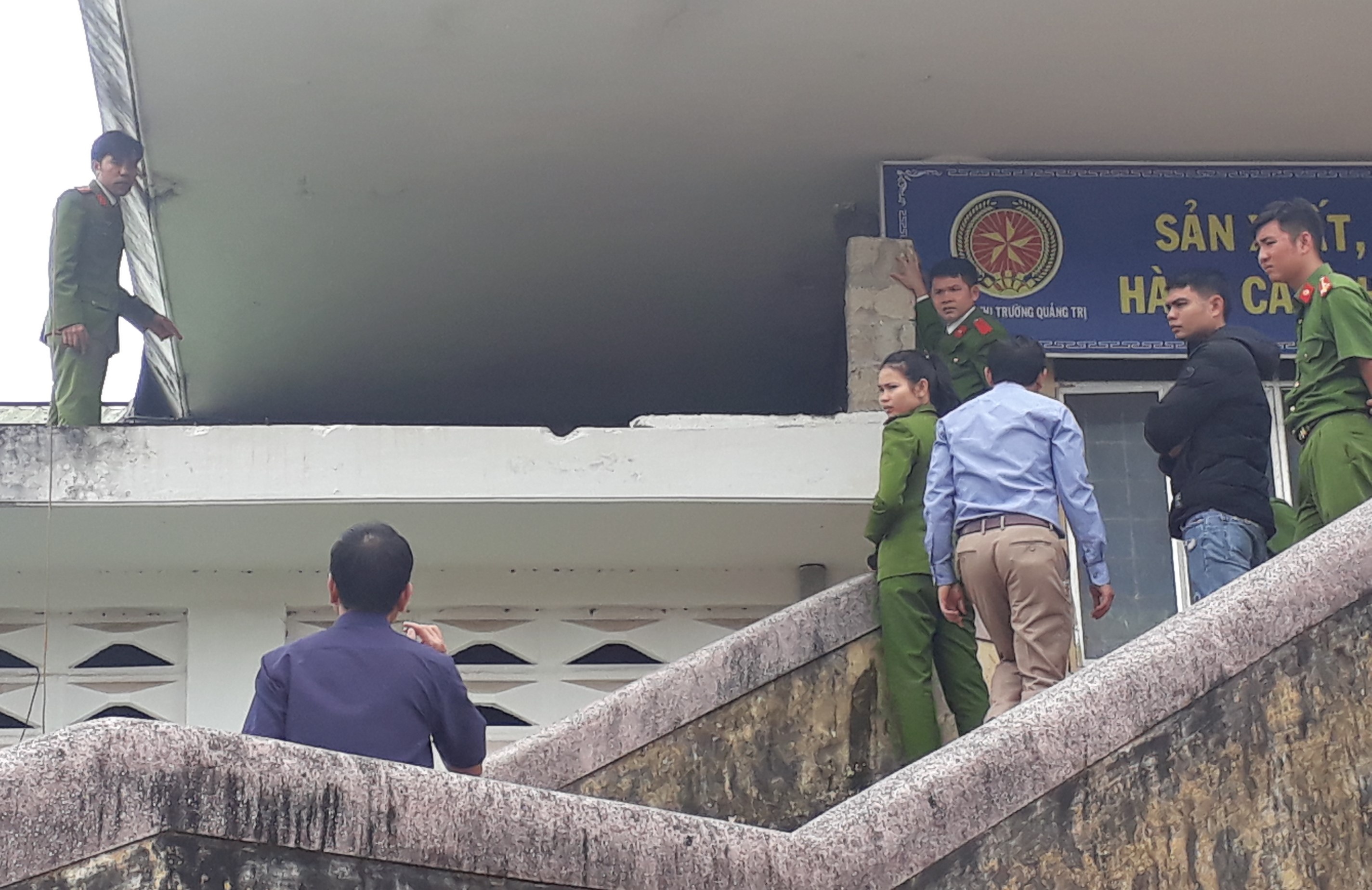 Trộm đột nhập vàng ảnh 1 Trom dot nhap vang anh 1