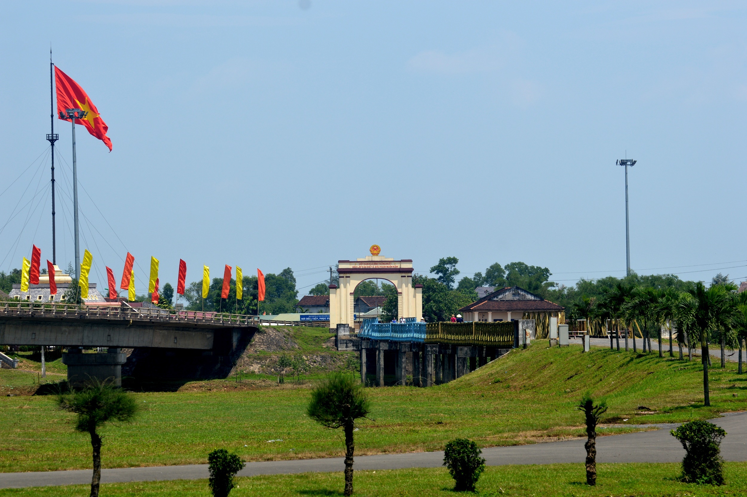 Khu phi quan su vi tuyen 17 anh 2