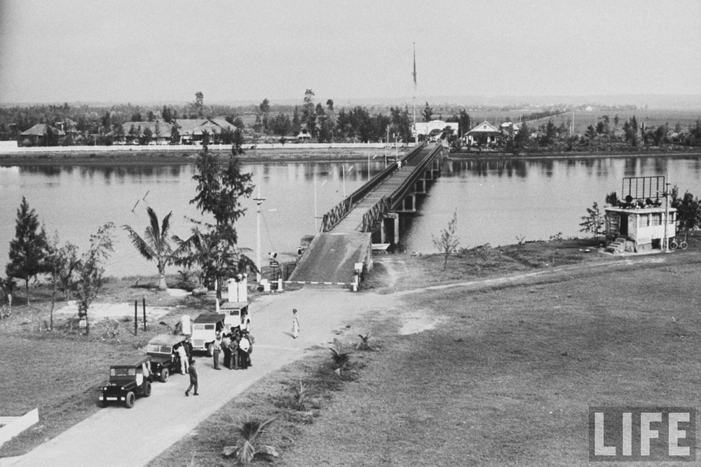 Khu phi quan su vi tuyen 17 anh 1