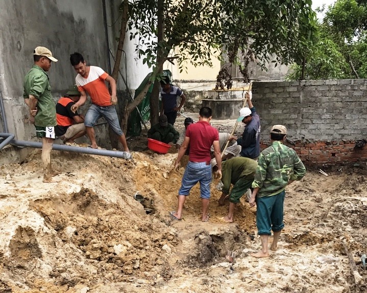 hon 300 bo hai cot duoc phat hien duoi nha dan anh 1