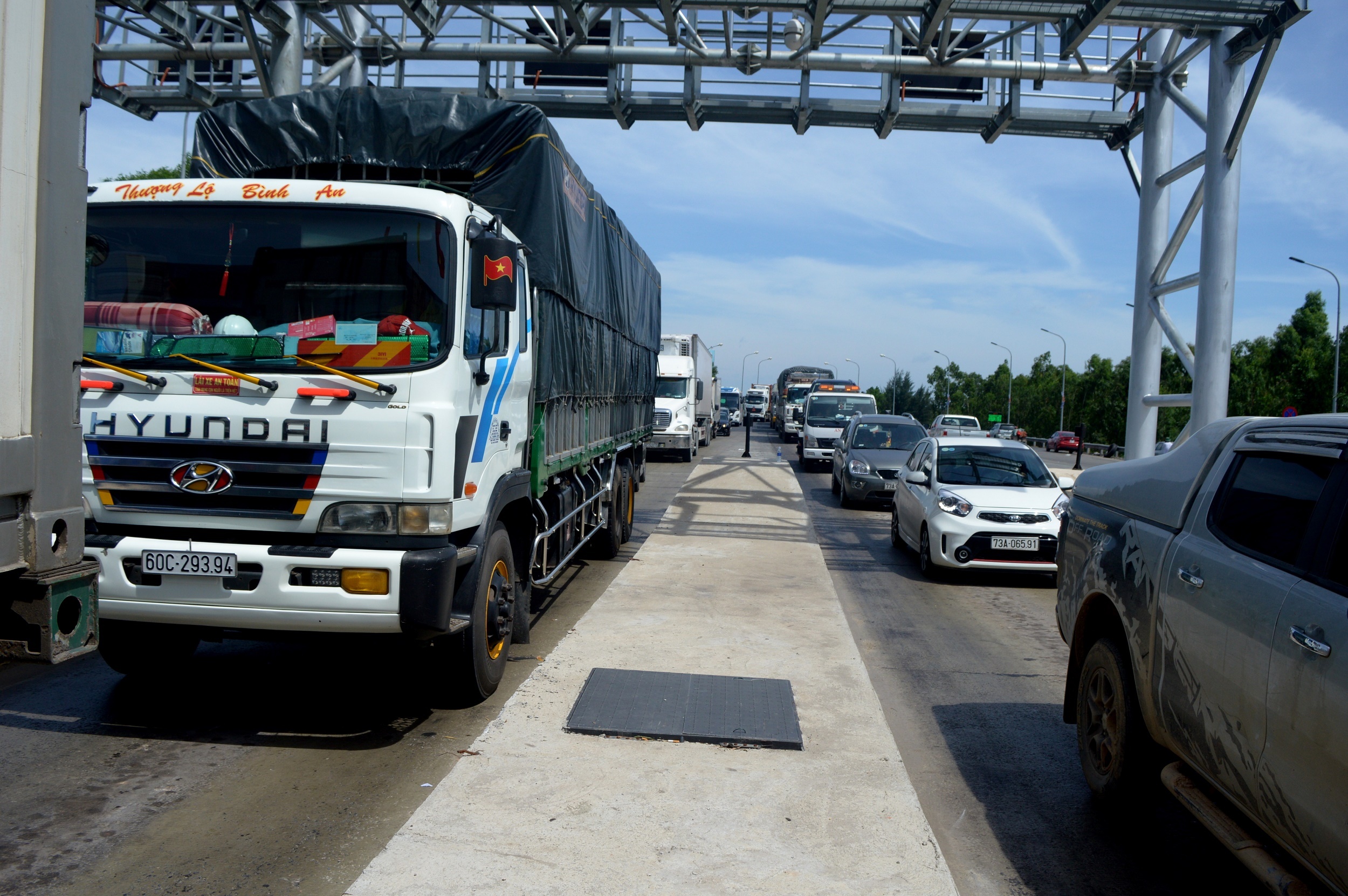 Dan dem xe chan tram thu phi BOT de phan doi anh 2
