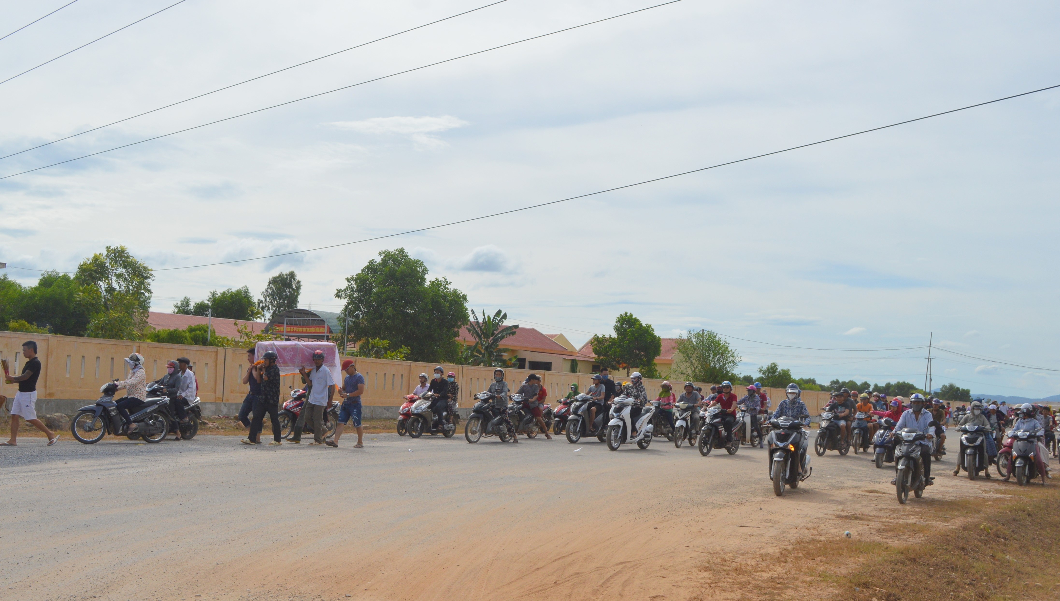 Tim thay be trai mat tich o Quang Binh anh 2