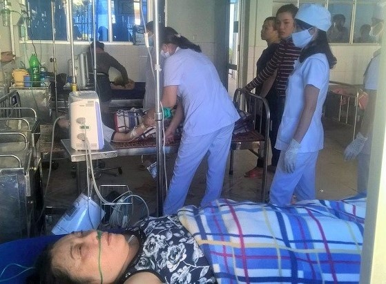 5 nguoi bi ngat khi do de may phat dien chay trong nha dong kin cua hinh anh