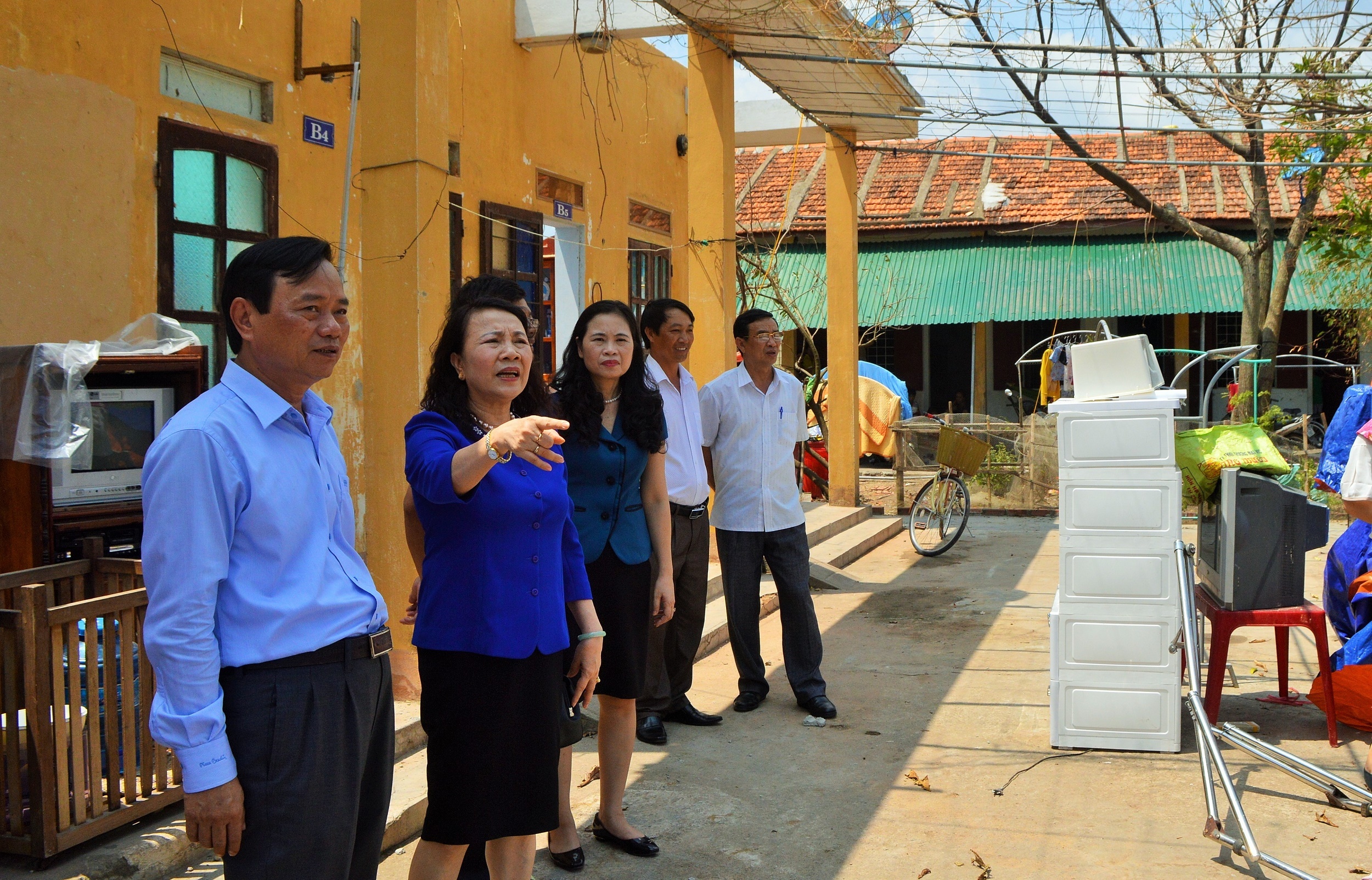 Hoc sinh vung bao anh 2