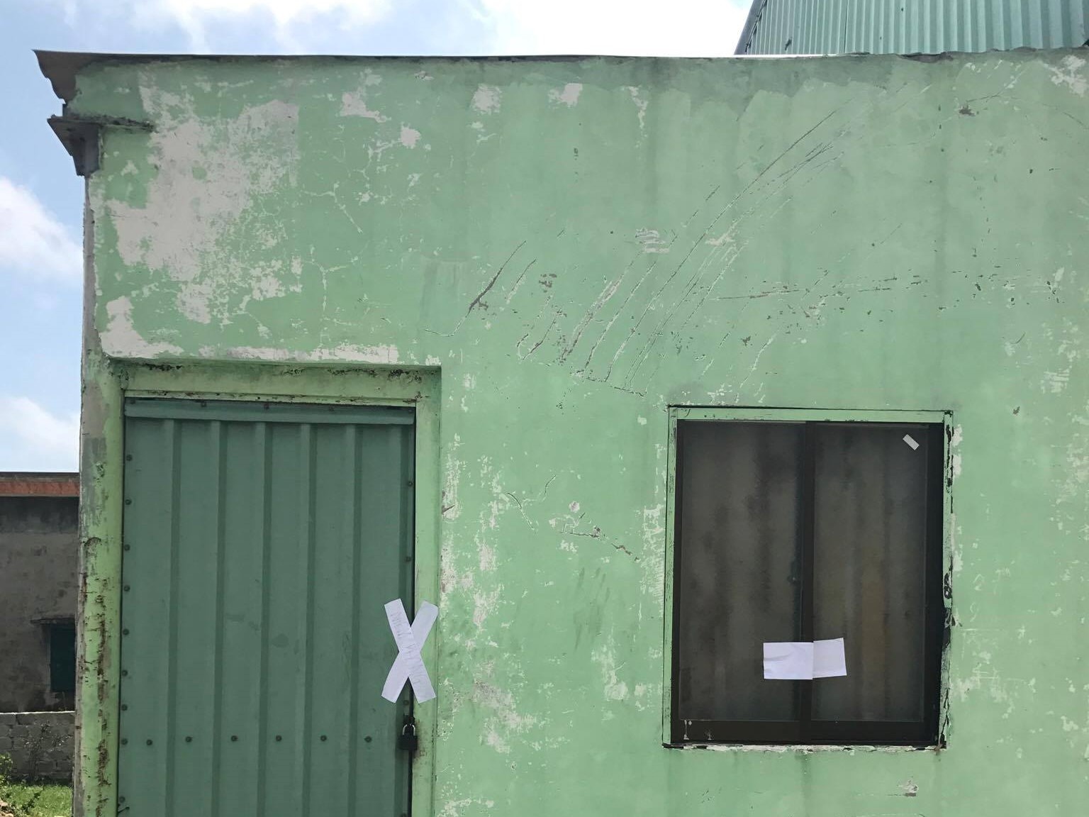 Kho hóa chất phát lộ ảnh 2 Kho hoa chat phat lo anh 2