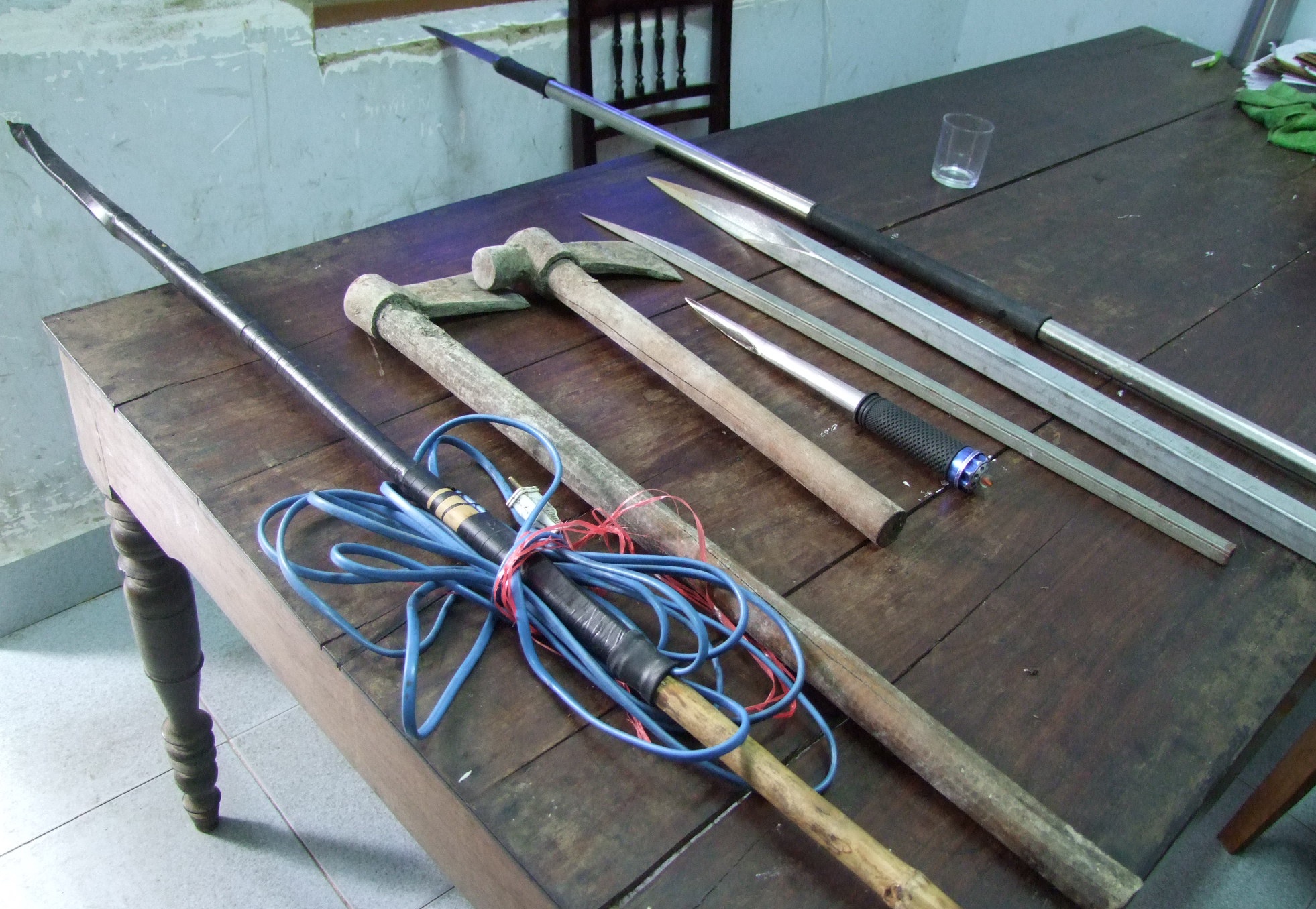 Khong che vo con doi giai cuu em trai hinh anh