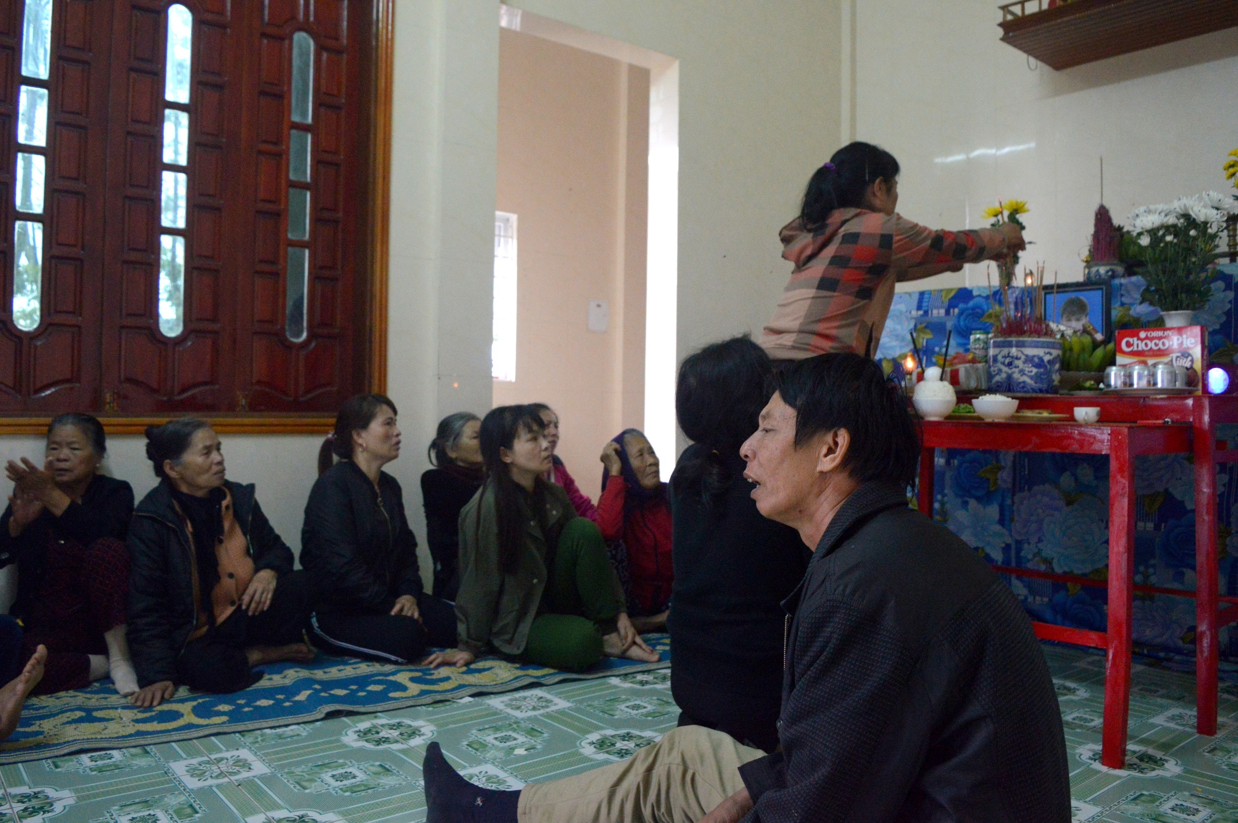 Con trai gap nan sau cuoc dien thoai goi ve cho bo o que nha anh 3