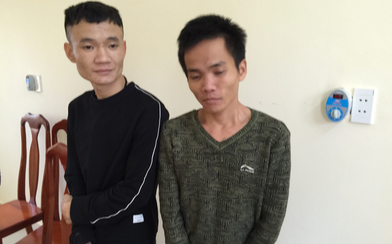 Ôtô 7 chỗ chở pháo lậu ảnh 2 Oto 7 cho cho phao lau anh 2