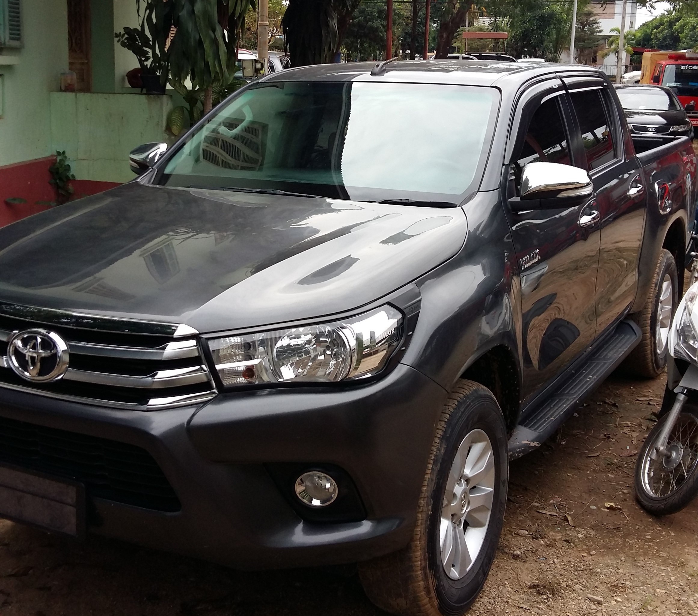 Bat 2 nguoi Lao van chuyen ma tuy anh 2