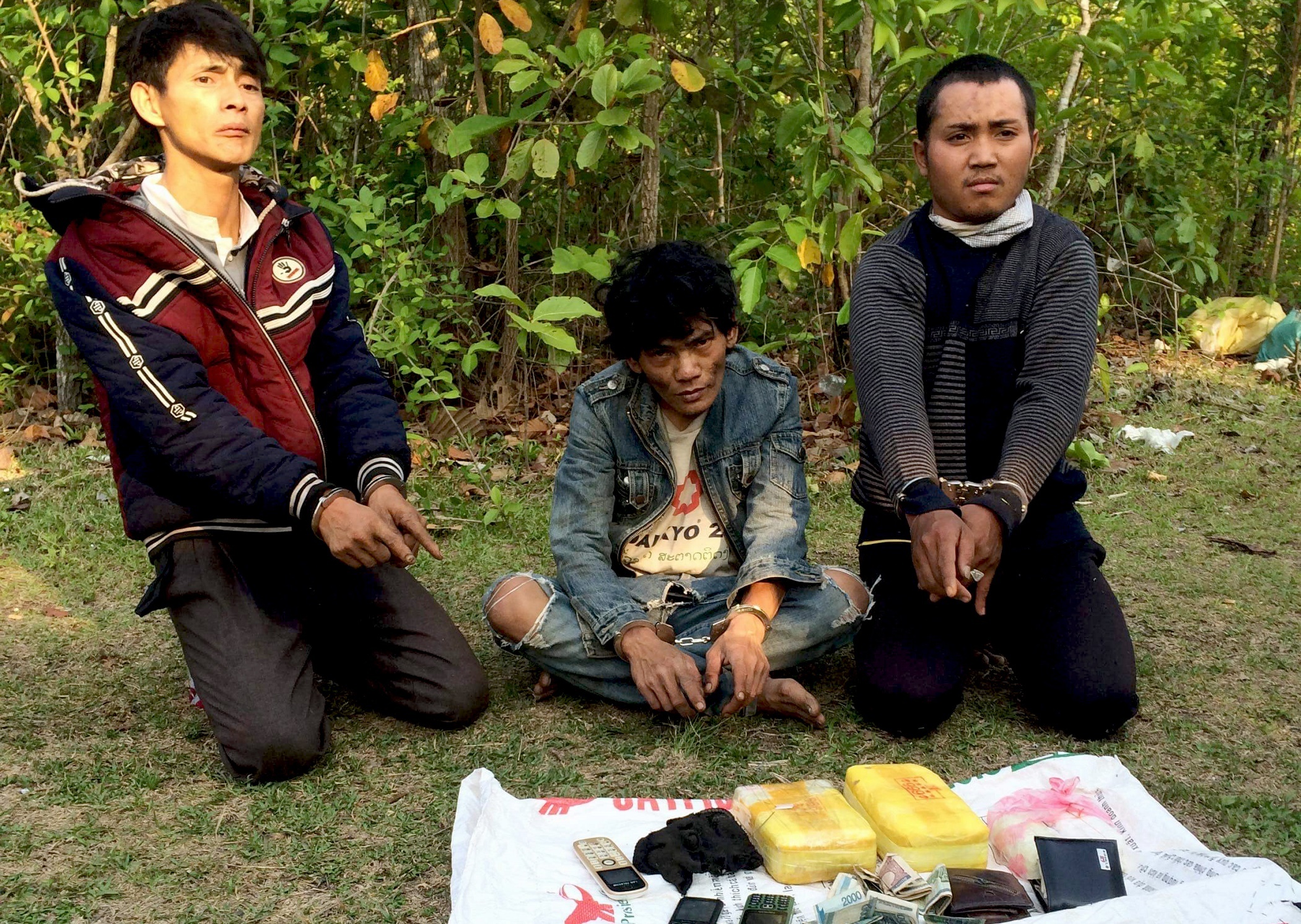 Vận chuyển ma túy về Việt Nam ảnh 1 Van chuyen ma tuy ve Viet Nam anh 1
