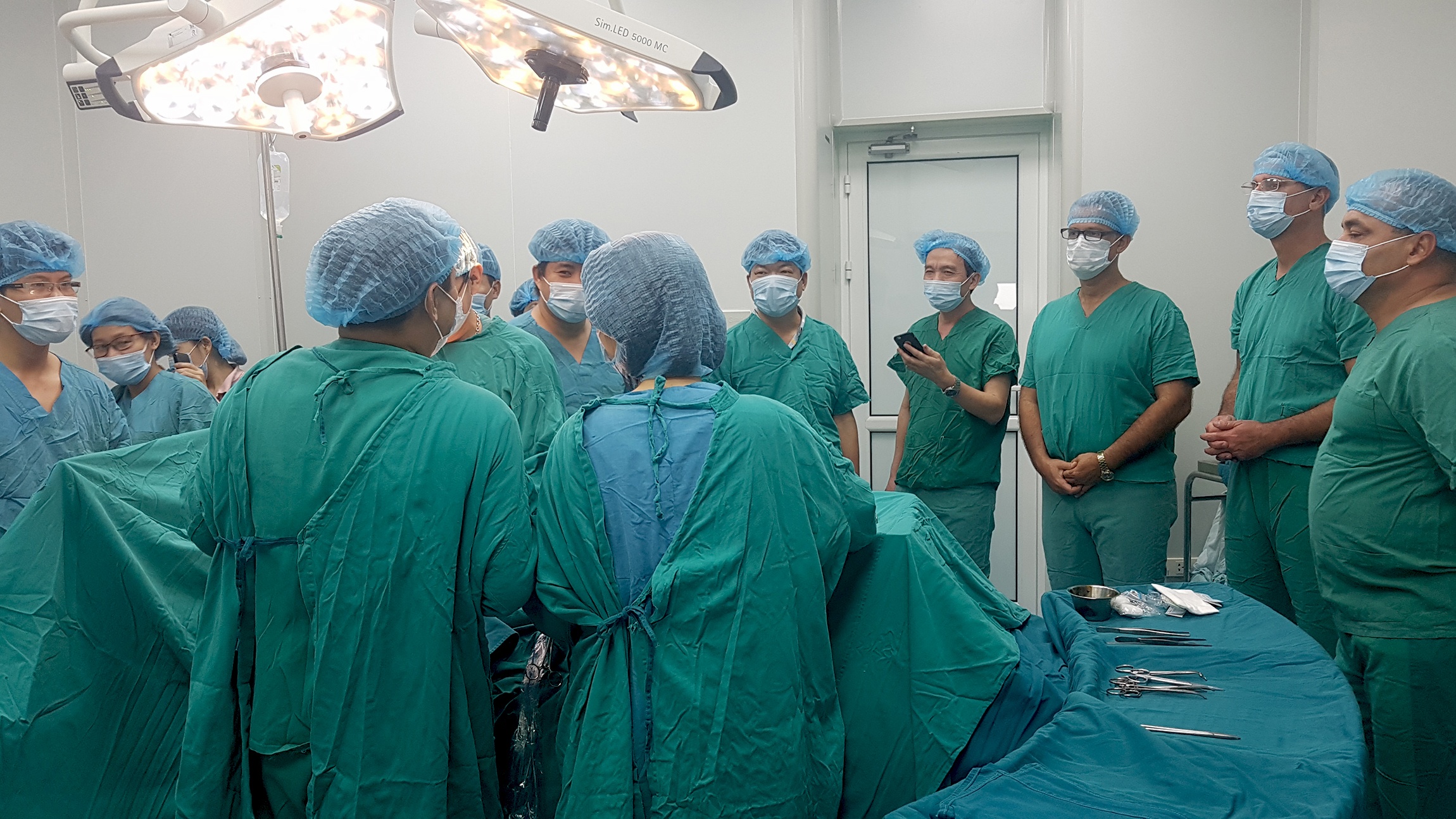 Quảng Bình trả lương cho chuyên gia y tế Cuba một tháng gần 80 triệu đồng/người ảnh 2 Quang Binh tra luong cho chuyen gia y te Cuba mot thang gan 80 trieu dong/nguoi anh 2