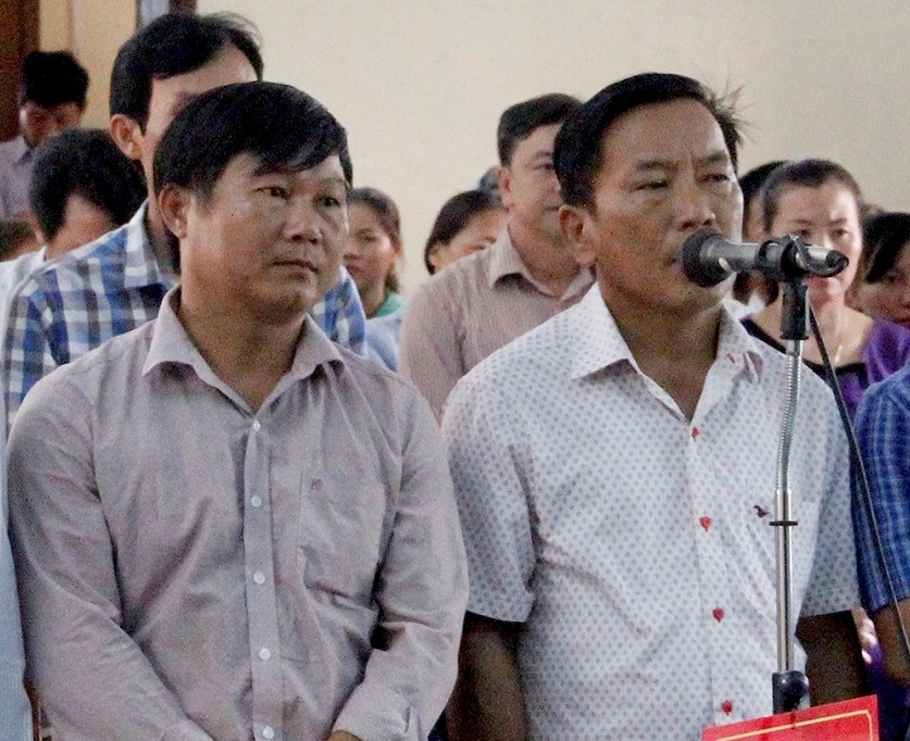 Bon can bo xa linh an tu vi lap ho so khong cong trinh hinh anh