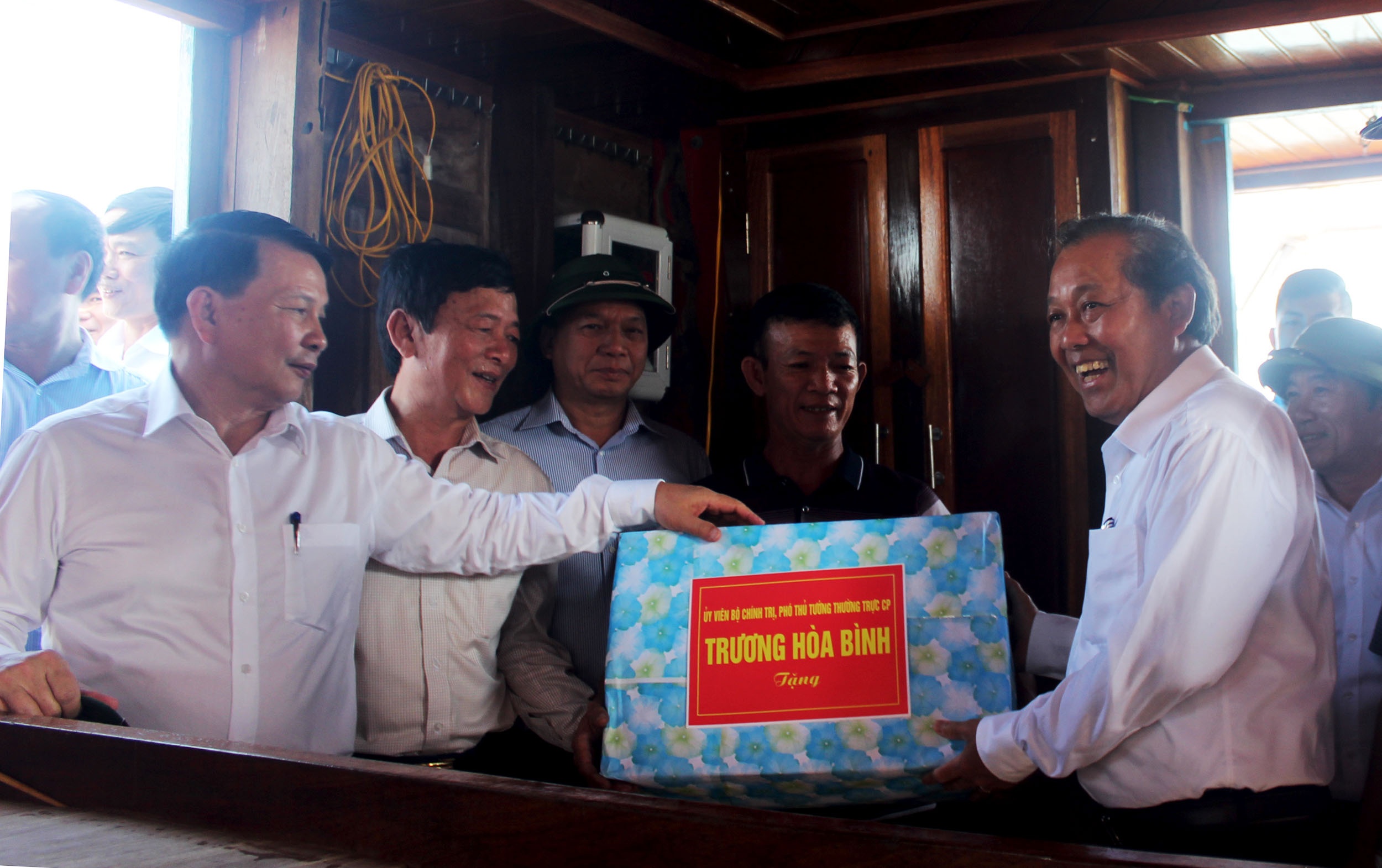 Phó Thủ tướng thăm ngư dân Quảng Bình ảnh 2 Pho Thu tuong tham ngu dan Quang Binh anh 2