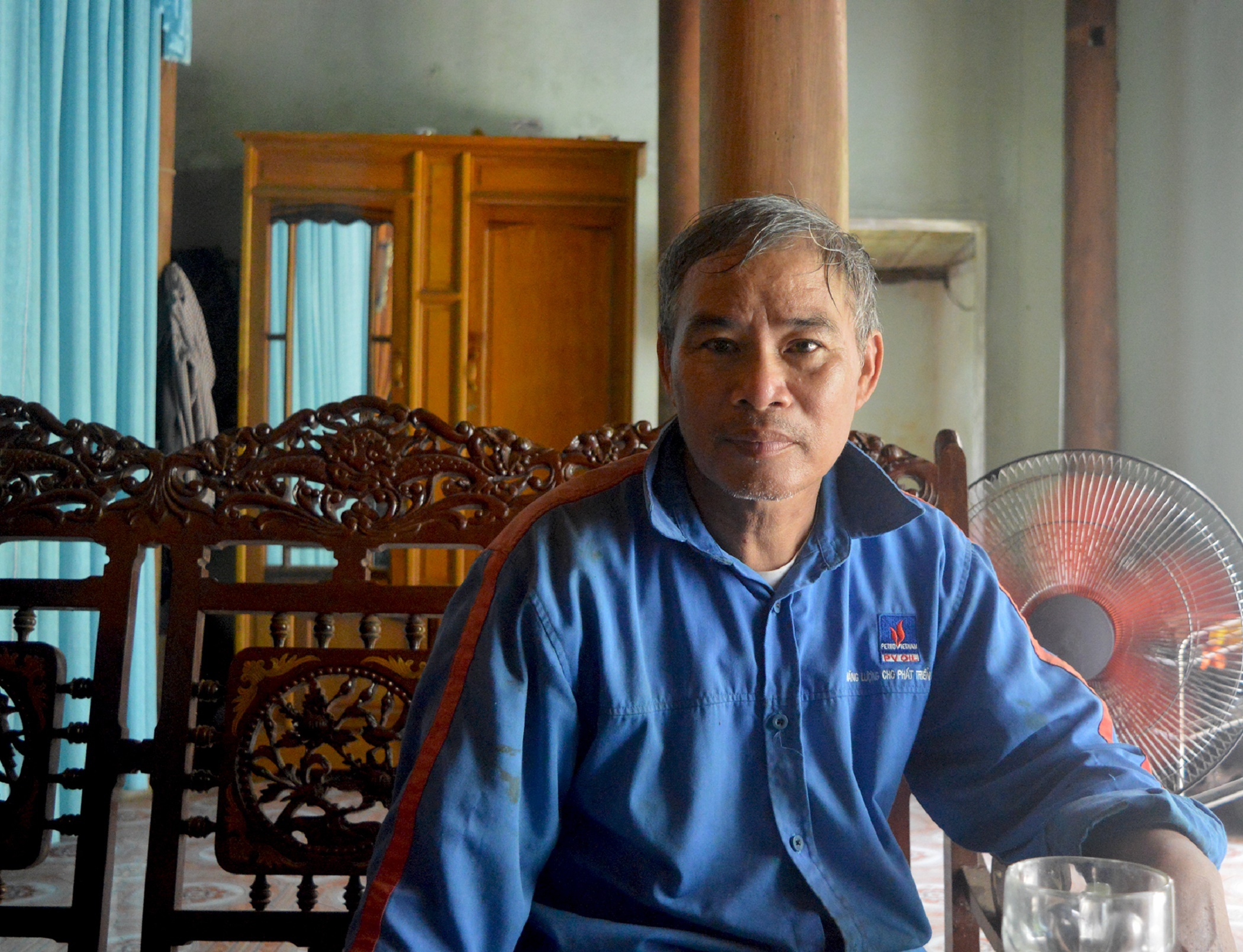 Hai nguoi dan ong lao ra cuu nguoi trong vu lat thuyen du lich anh 3