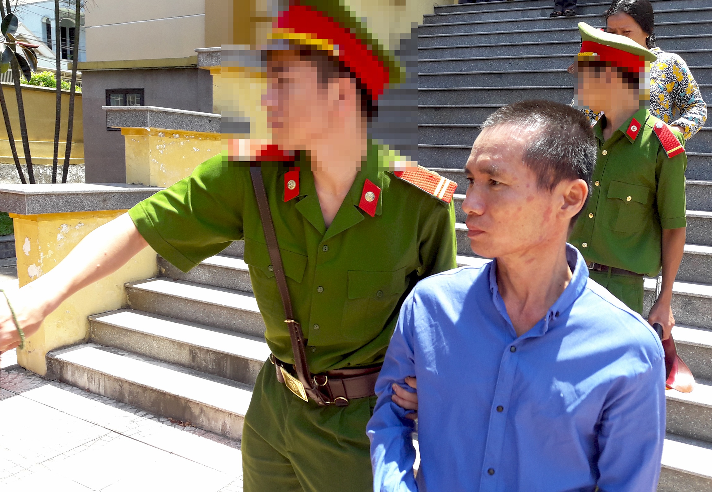 Hiếp dâm bé gái ảnh 1 Hiep dam be gai anh 1