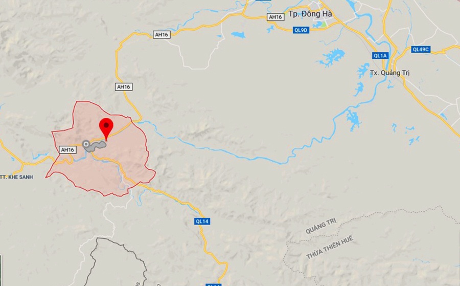 Container lật xuống vực rồi bốc cháy trên đường lên cửa khẩu ảnh 3 Container lat xuong vuc roi boc chay tren duong len cua khau anh 3