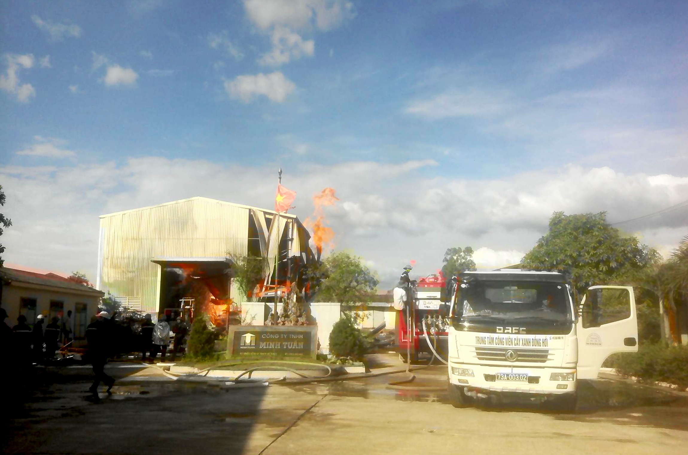 Chay nha kho cua cong ty go anh 1