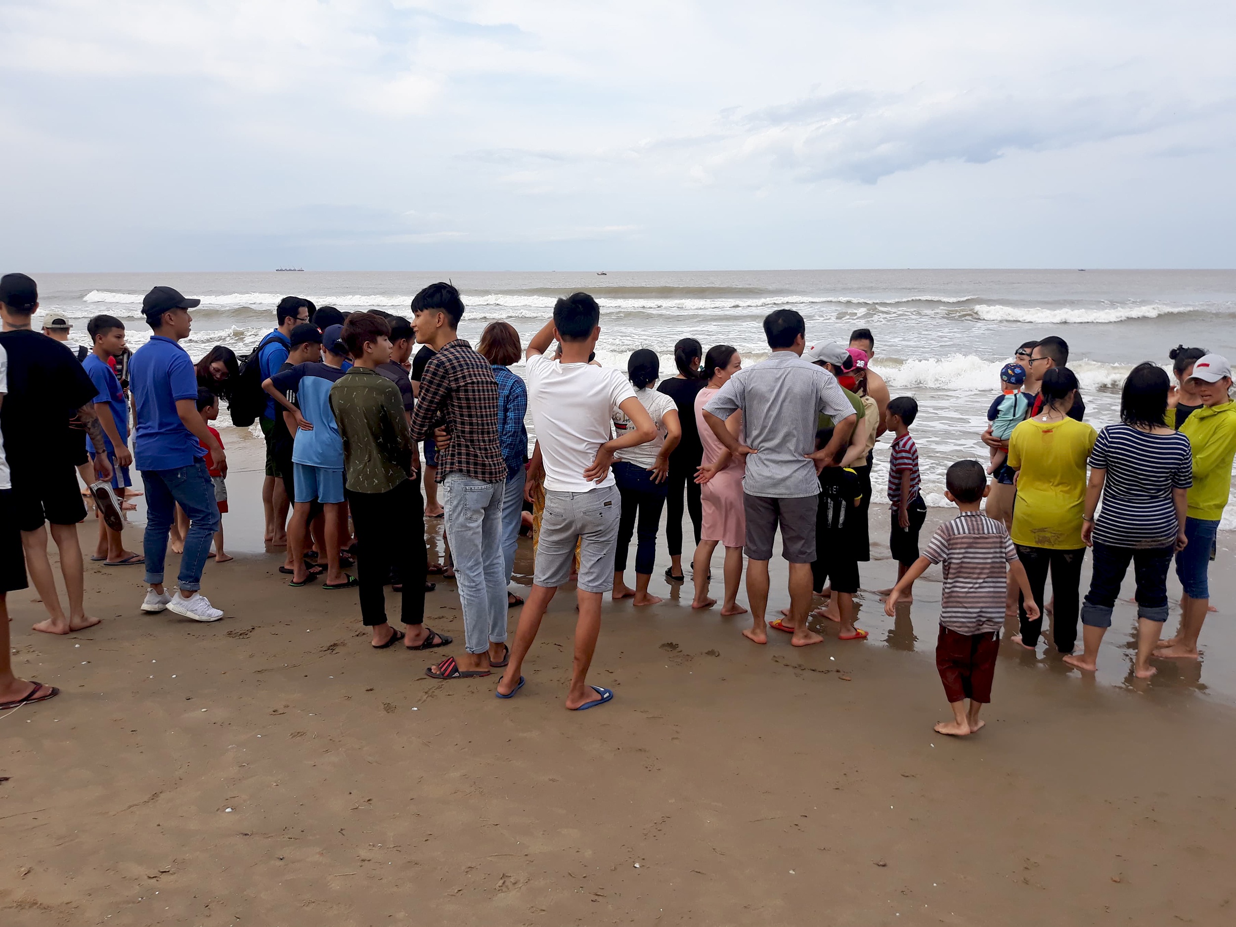 Thanh nien 30 tuoi mat tich khi tam bien hinh anh