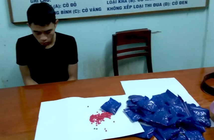 10X giau 8.000 vien ma tuy tong hop trong mu bao hiem hinh anh