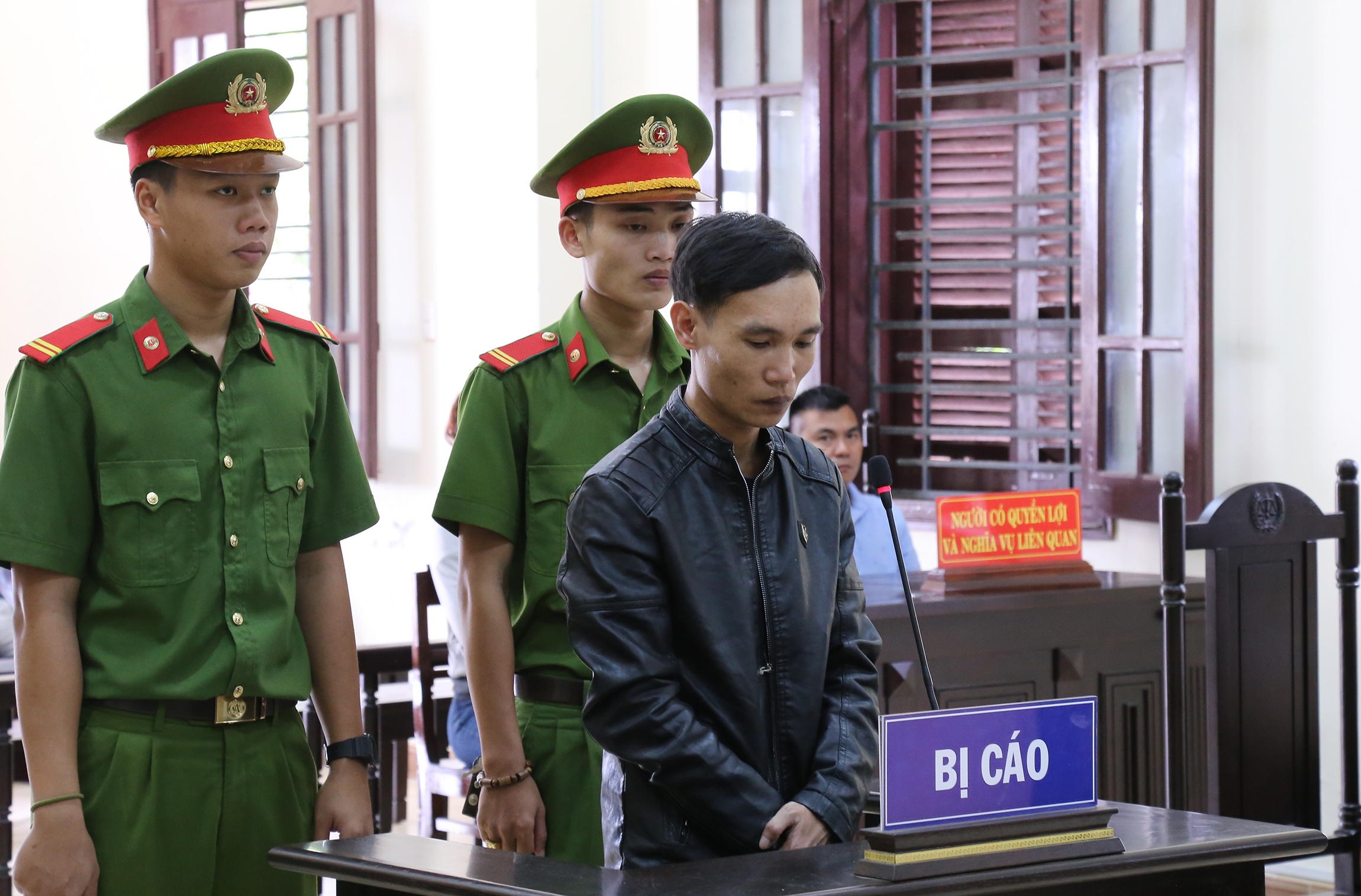 phiên tòa xử kẻ giết người chôn xác ảnh 2 phien toa xu ke giet nguoi chon xac anh 2