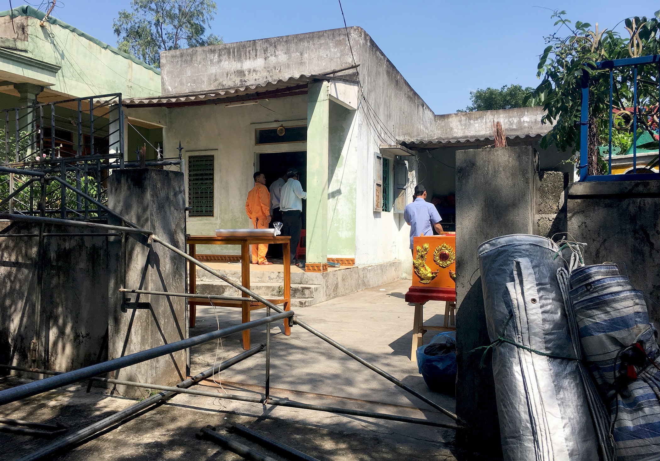 Nu sinh lop 11 duoc phat hien trong tu the treo co o nha hinh anh