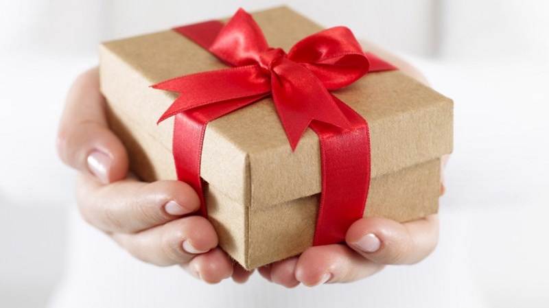 Pho chu nhiem UBKT Tinh uy nhan va tra qua khong dung quy dinh hinh anh