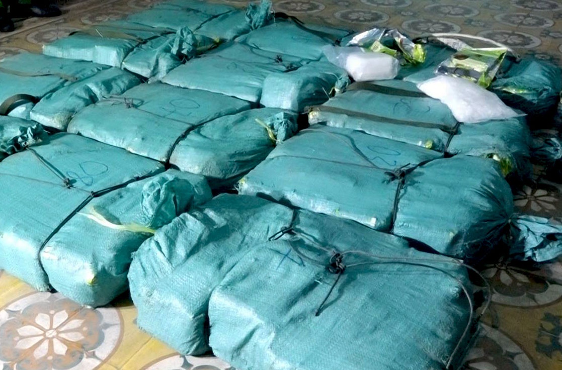 Truy na dac biet 9X trong vu van chuyen 300 kg ma tuy da hinh anh