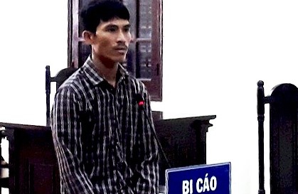 Bi cao 5 lan 'yeu' thieu nu 14 tuoi khong duoc giam an hinh anh