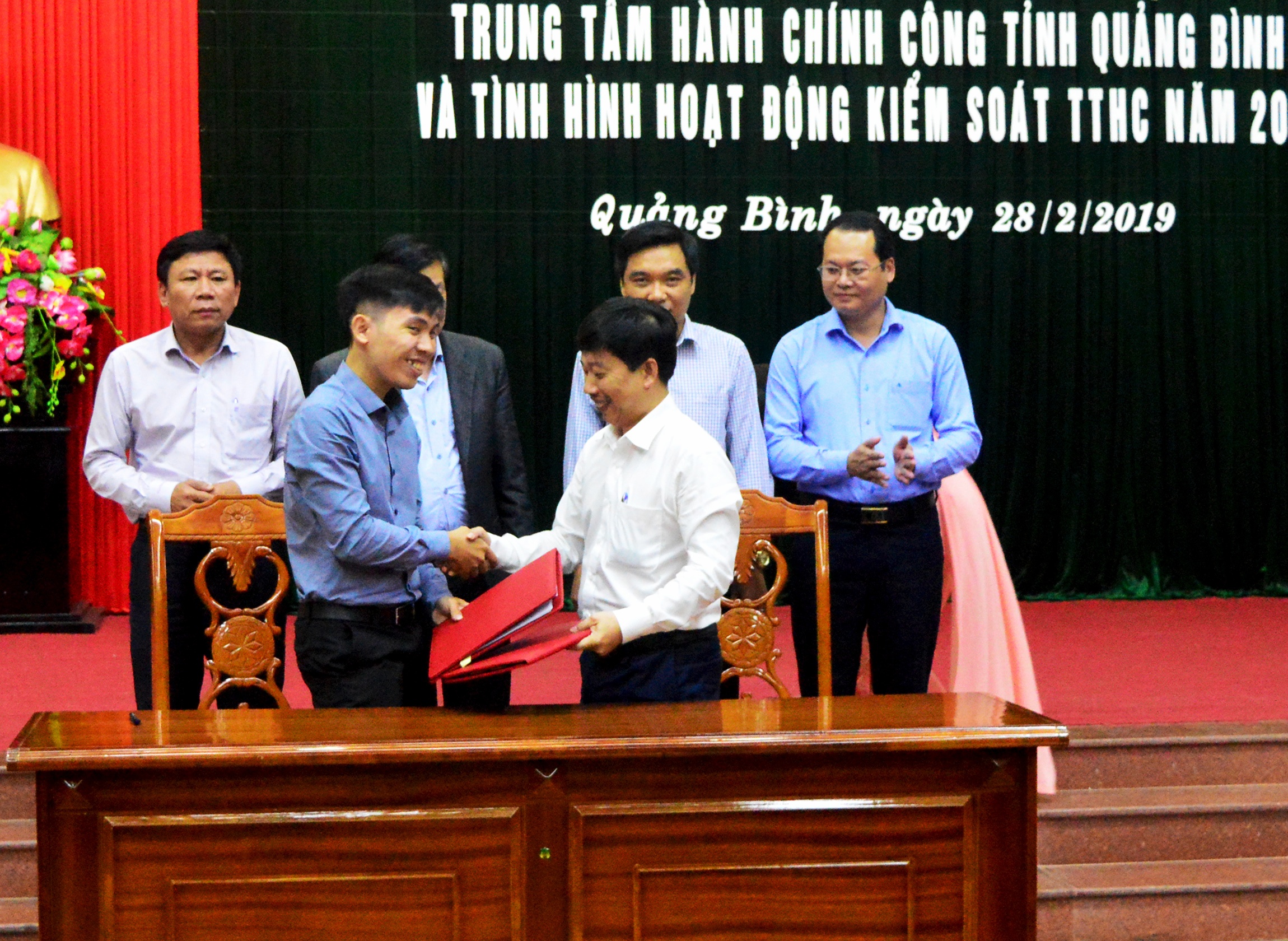 Quang Binh dua mang xa hoi vao su dung trong thu tuc hanh chinh anh 1