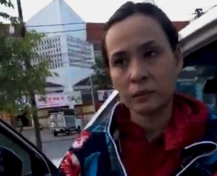 Phụ nữ 35 tuổi đe dọa chủ nợ để đòi xóa nợ ảnh 1 Phu nu 35 tuoi de doa chu no de doi xoa no anh 1