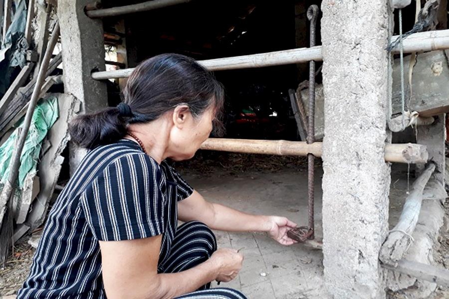 Bo cai mang thai bi ke gian vao cat trom 2 dui sau anh 2