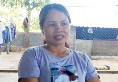 Hai nguoi phu nu cung ve lang tim lai gia dinh sau 24 nam mat tich hinh anh