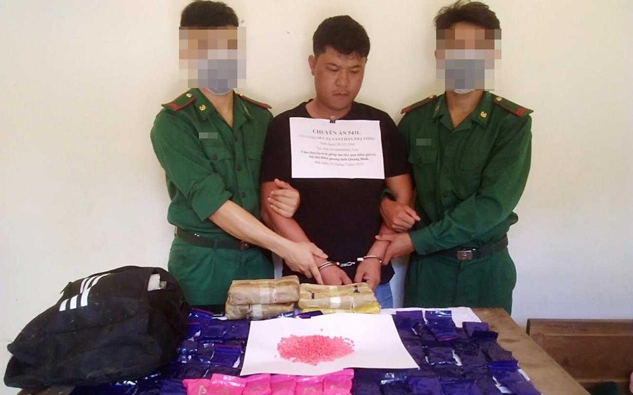 Vận chuyển 24.000 viên ma túy qua biên giới ảnh 1 Van chuyen 24.000 vien ma tuy qua bien gioi anh 1