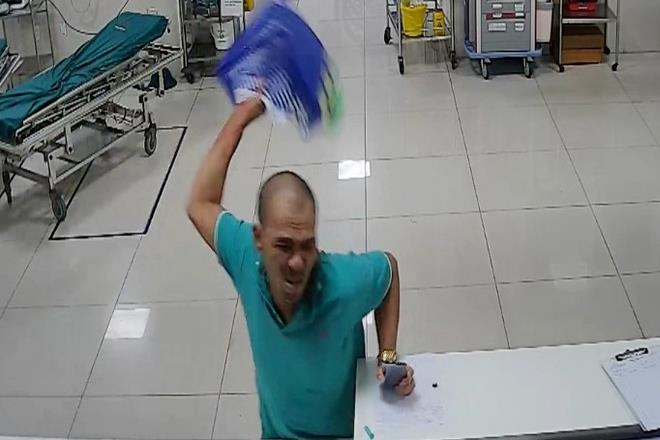 Bệnh nhân say xỉn đánh điều dưỡng ảnh 1 Benh nhan say xin danh dieu duong anh 1