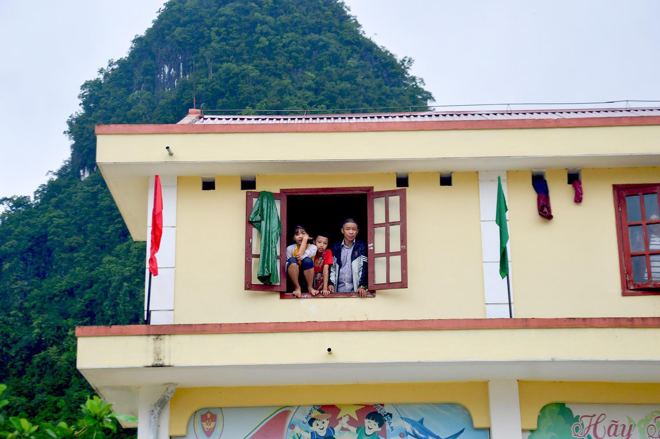 Can canh ron lu nha dan ngap toi noc o Quang Binh anh 5