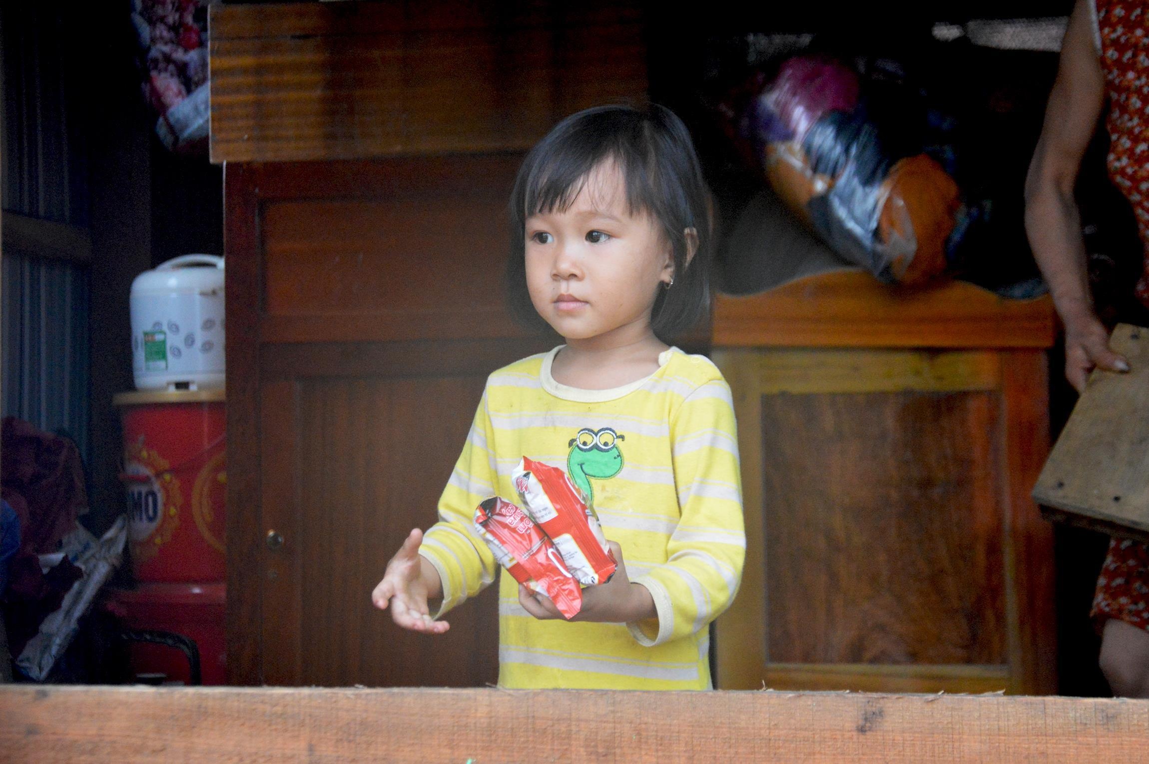 Can canh ron lu nha dan ngap toi noc o Quang Binh anh 9