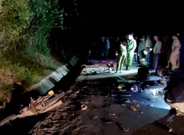 xe may doi dau tren duong Ho Chi Minh anh 1