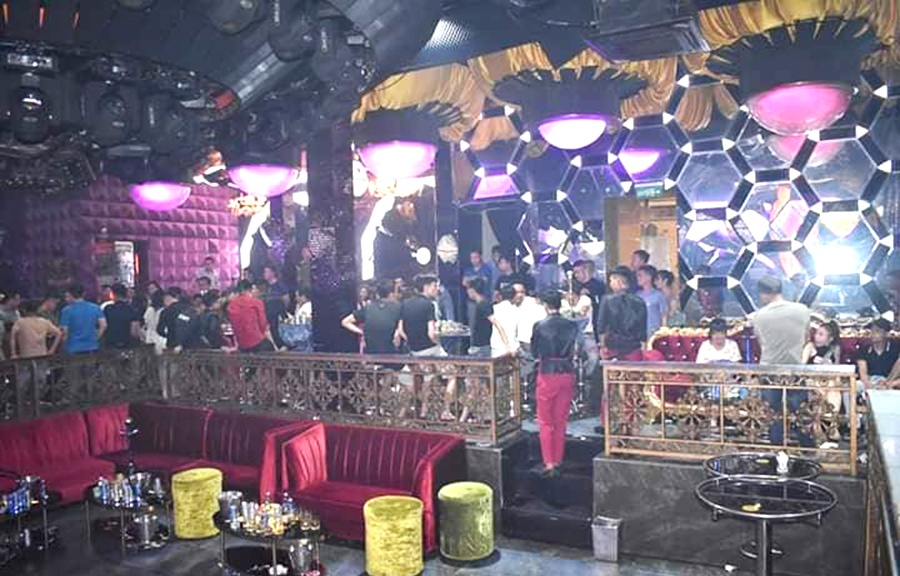 Hàng chục người dương tính với ma túy trong quán bar ảnh 1 Hang chuc nguoi duong tinh voi ma tuy trong quan bar anh 1