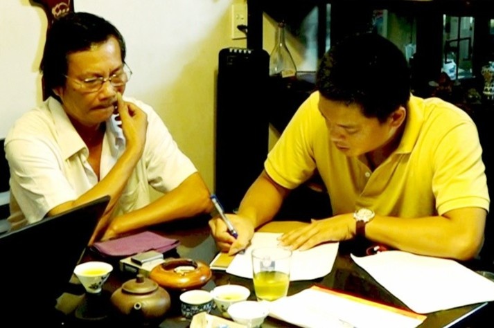 120 canh sat kham xet nhom to chuc danh bac hinh anh