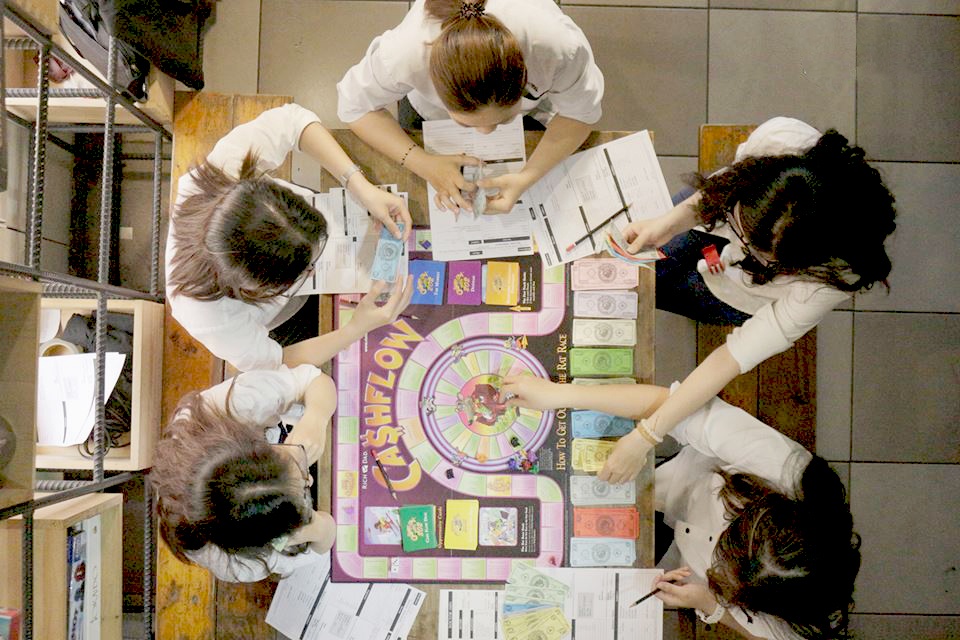 4 quan ca phe board game cho nhung buoi tu tap cung ban be hinh anh