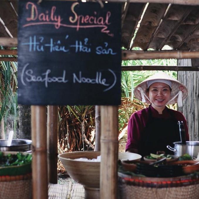 ong ba Smith o Con Dao anh 5